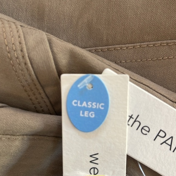 NWT Westbound Woman khaki pants. “The PARK AVE fit” classic leg, size 22WR - Picture 4 of 11